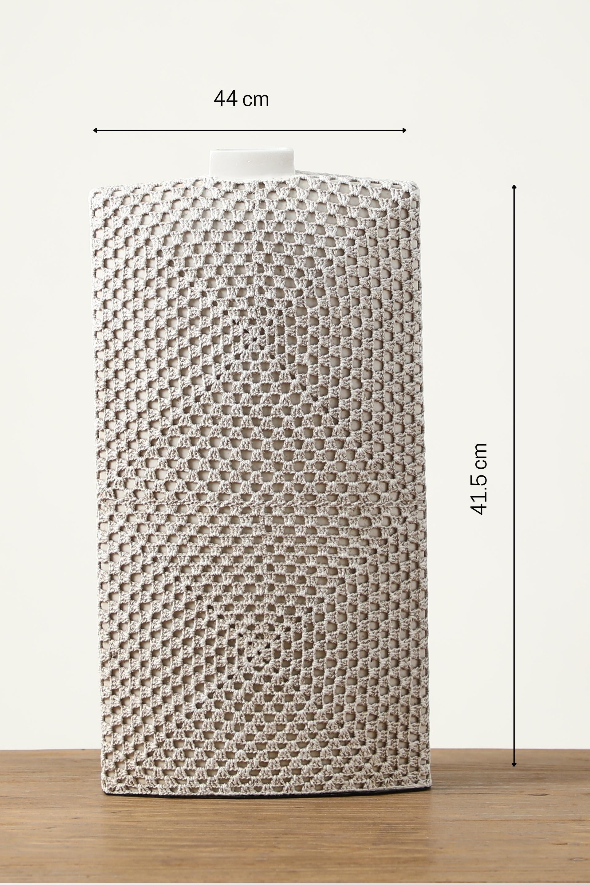 Woven design matt finishing resin flower vase for your home or office decor