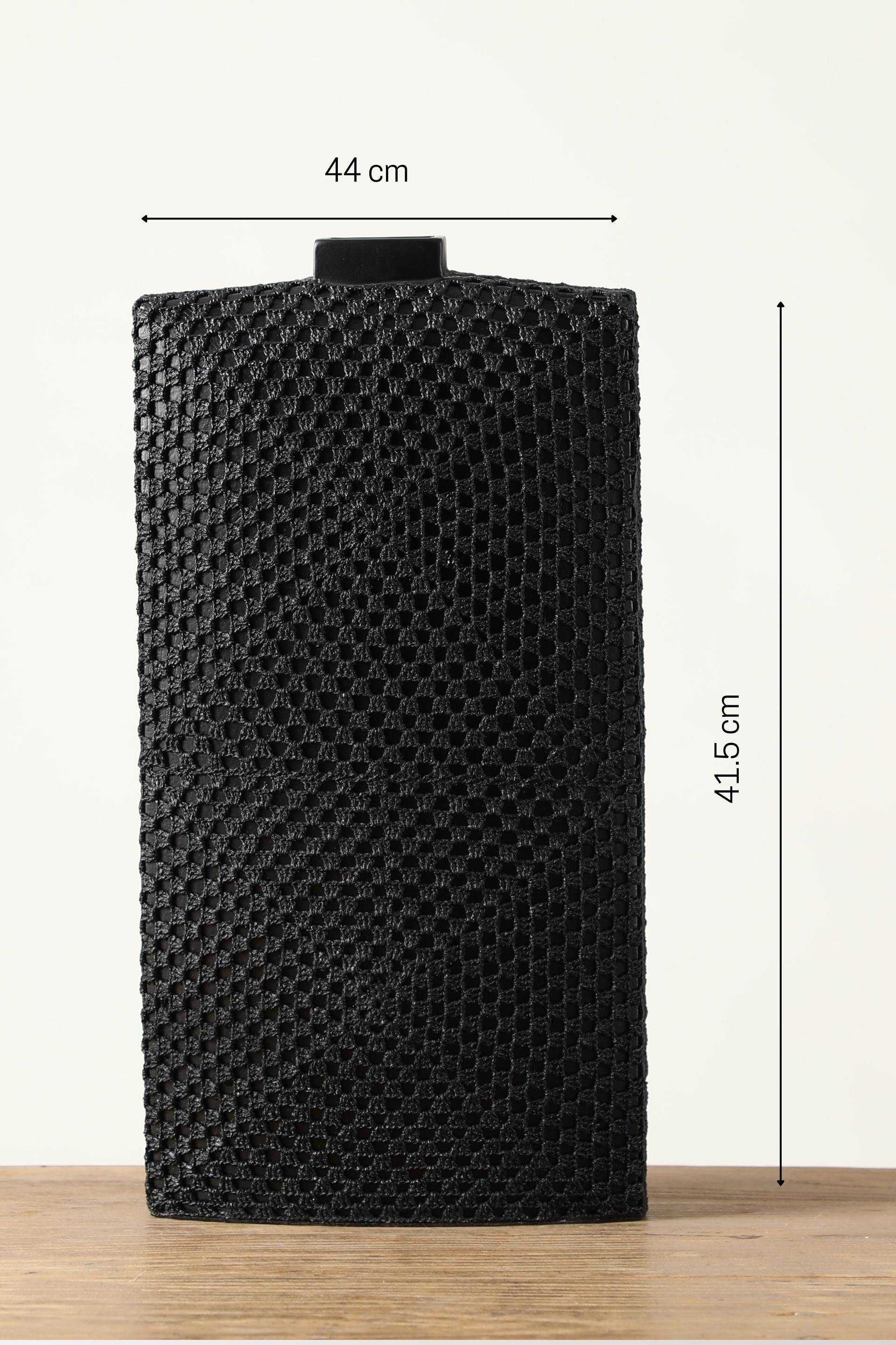 Woven design matt finishing resin flower vase for your home or office decor
