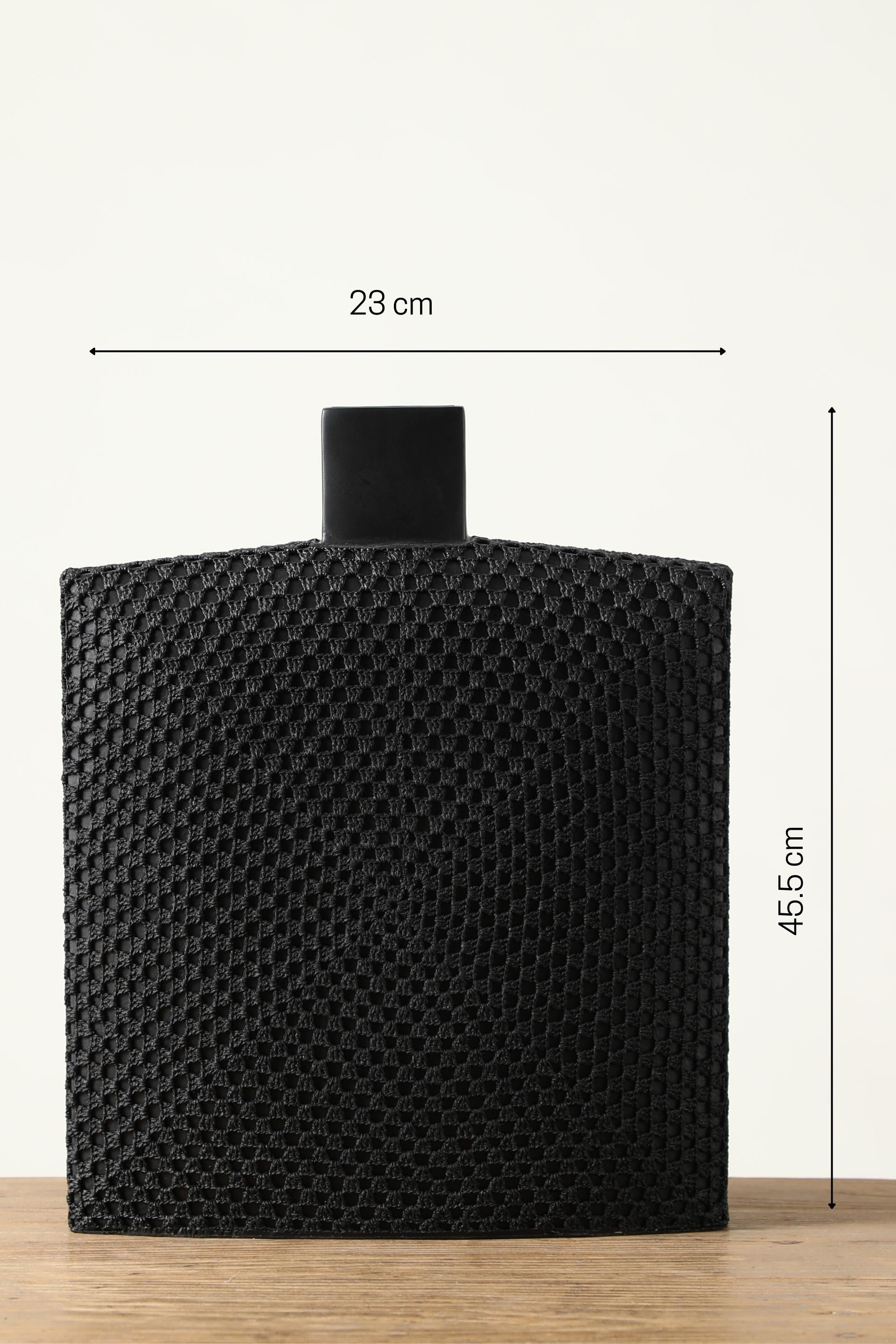 Woven design matt finishing resin flower vase for your home or office decor