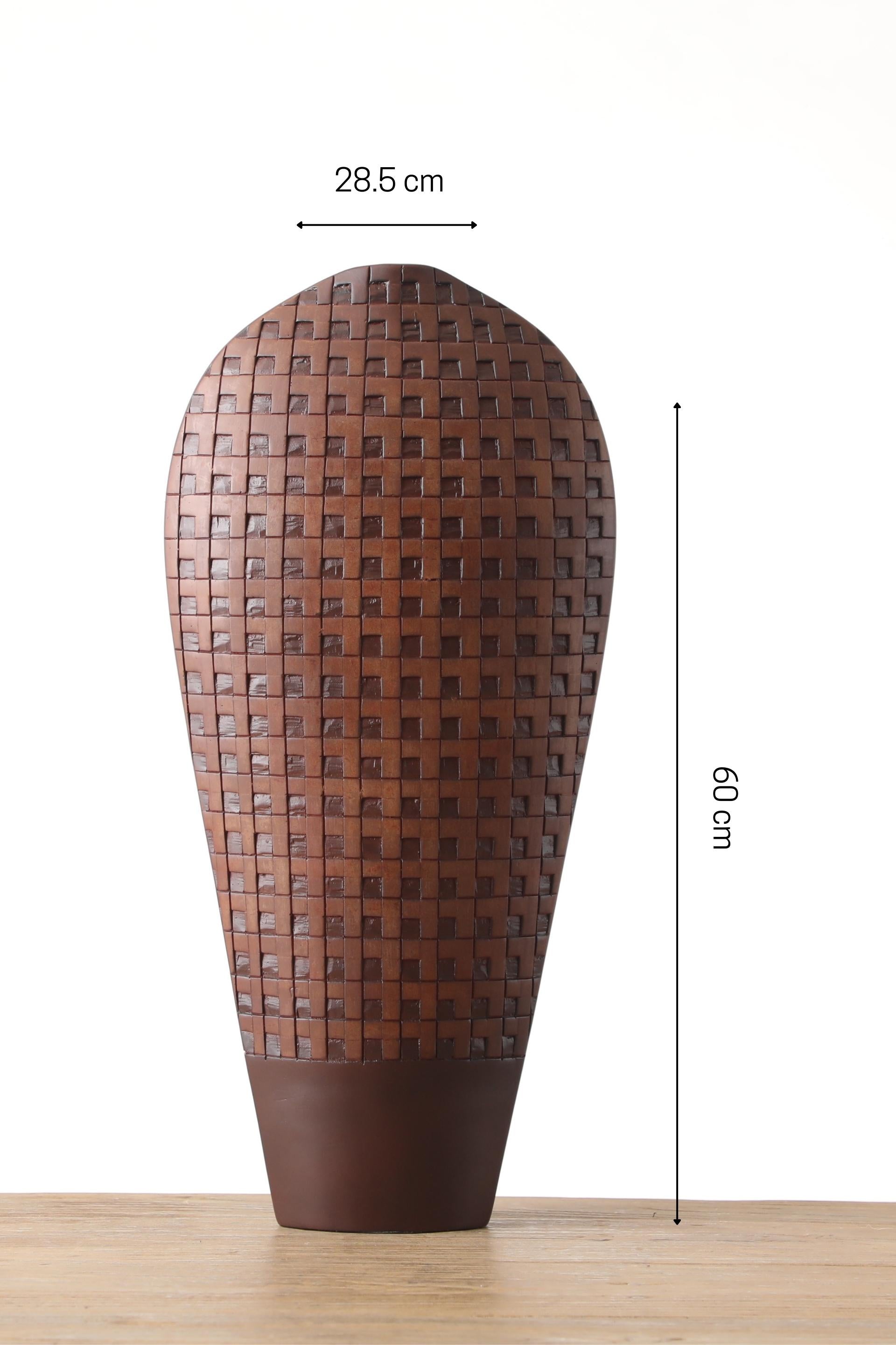 Unique Style Oval Shape Resin Vase for Your Home or Office Decor