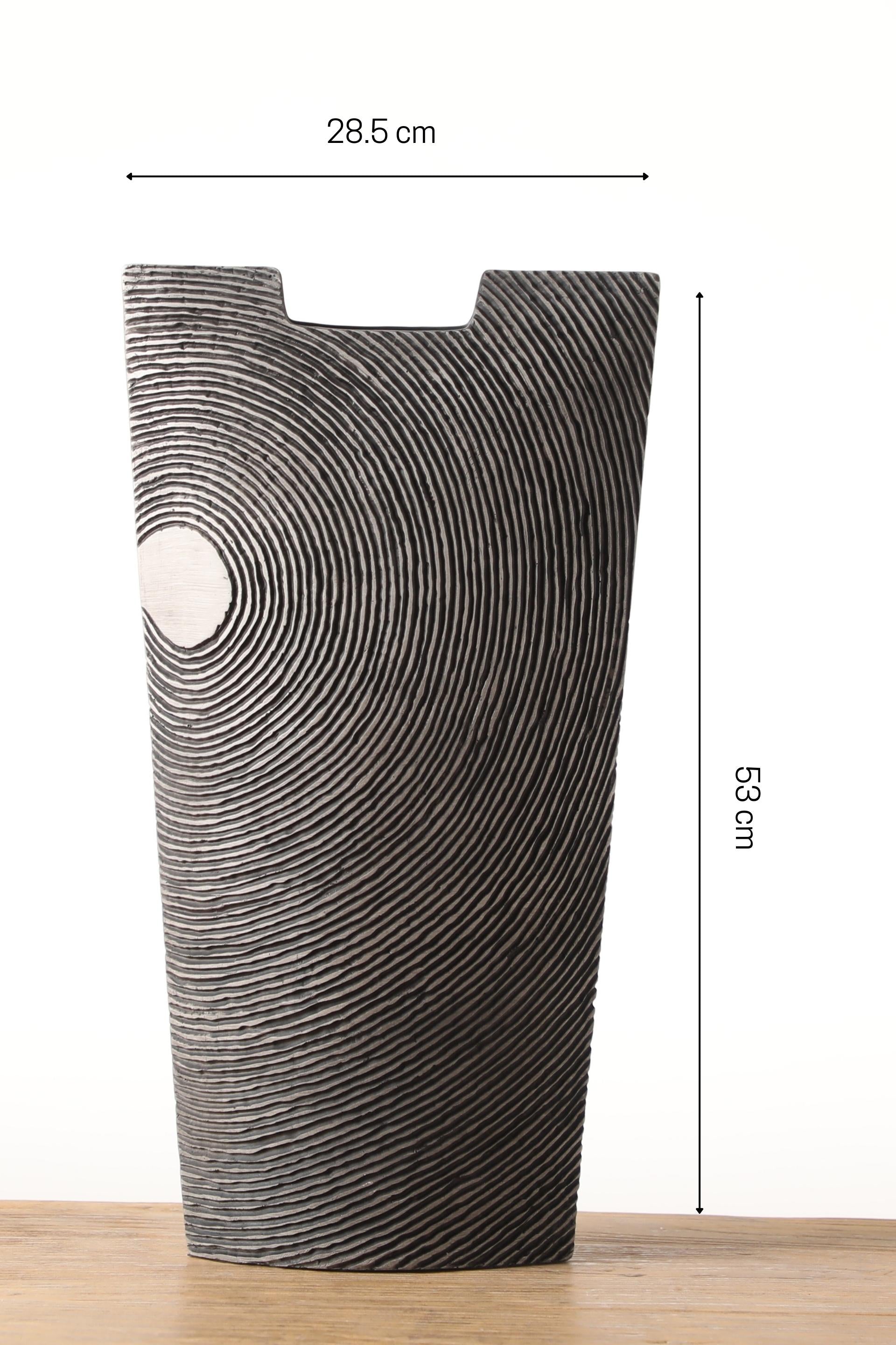 Resin flower vase for your home or office decor