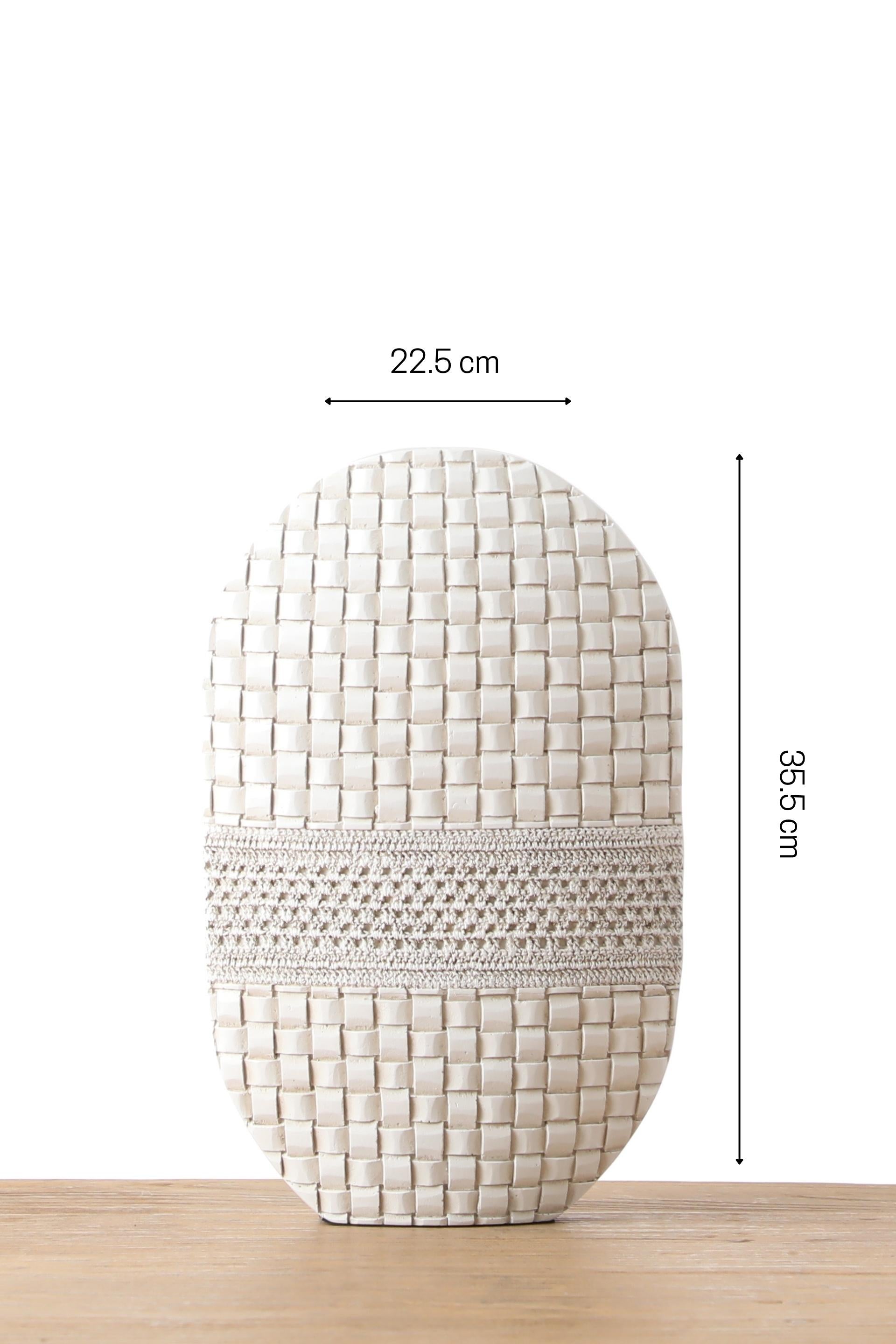 Modern style U shape design resin vase for your home or office decor