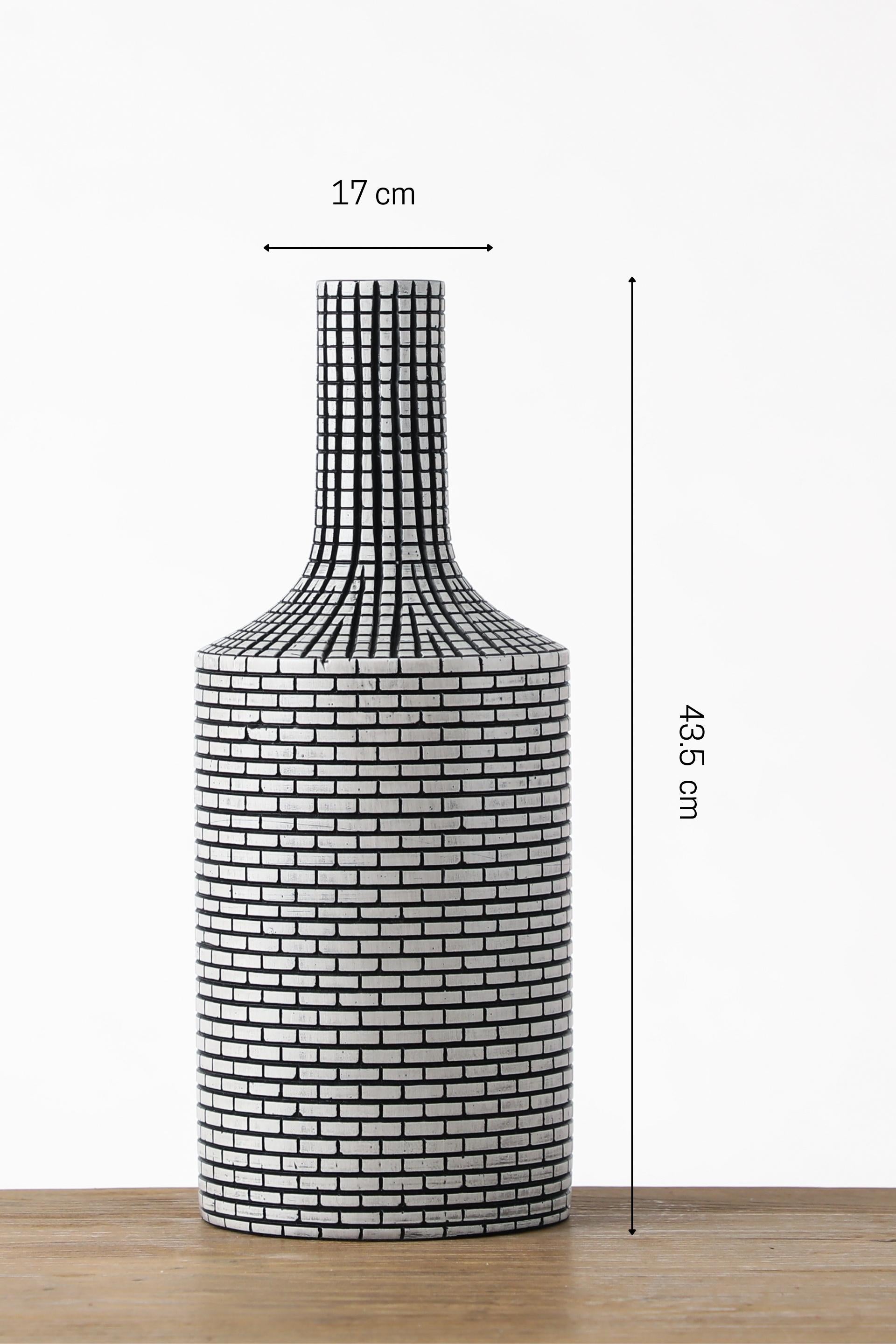 Resin flower vase for your home or office decor