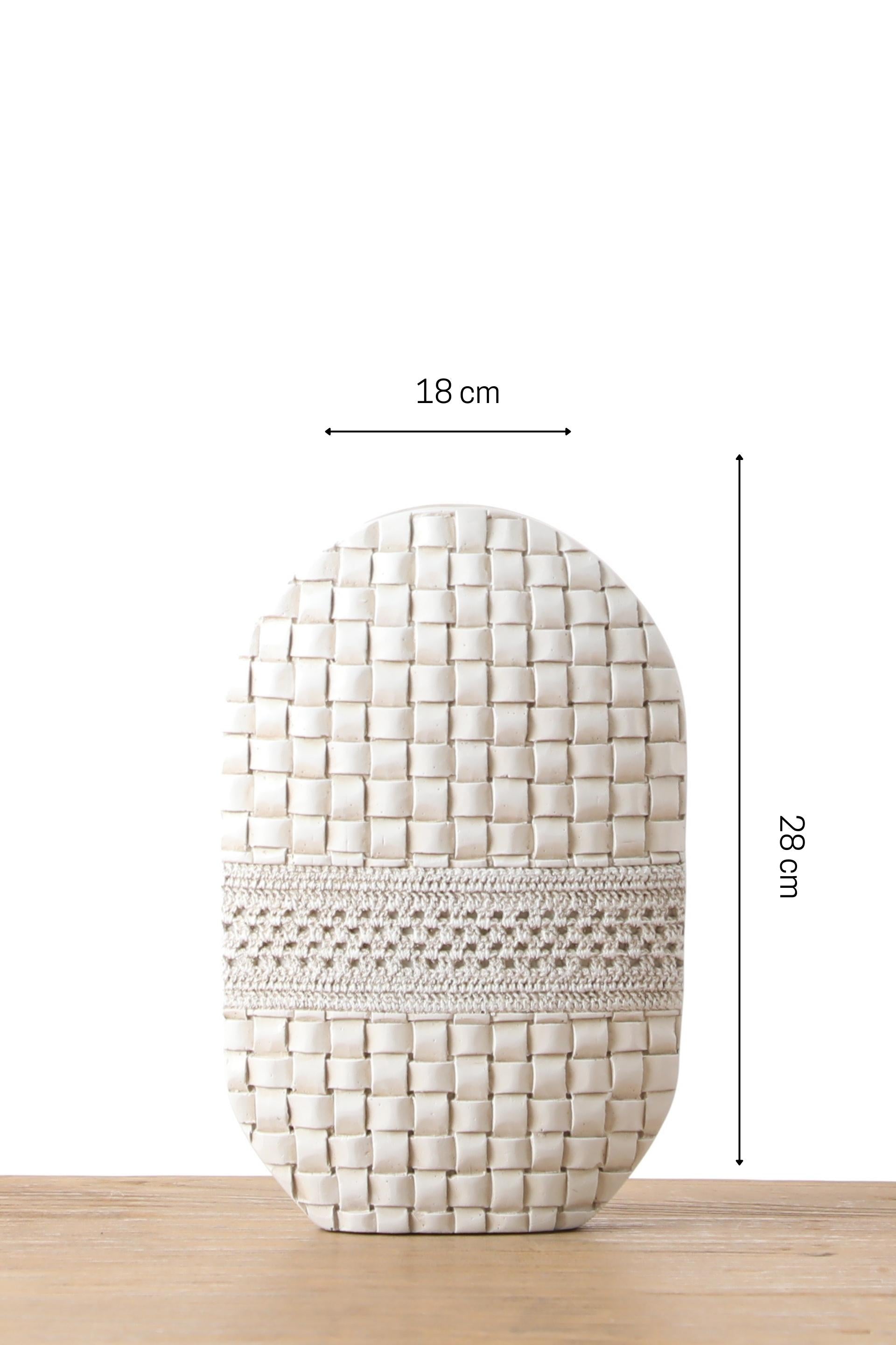 Modern style U shape design resin vase for your home or office decor