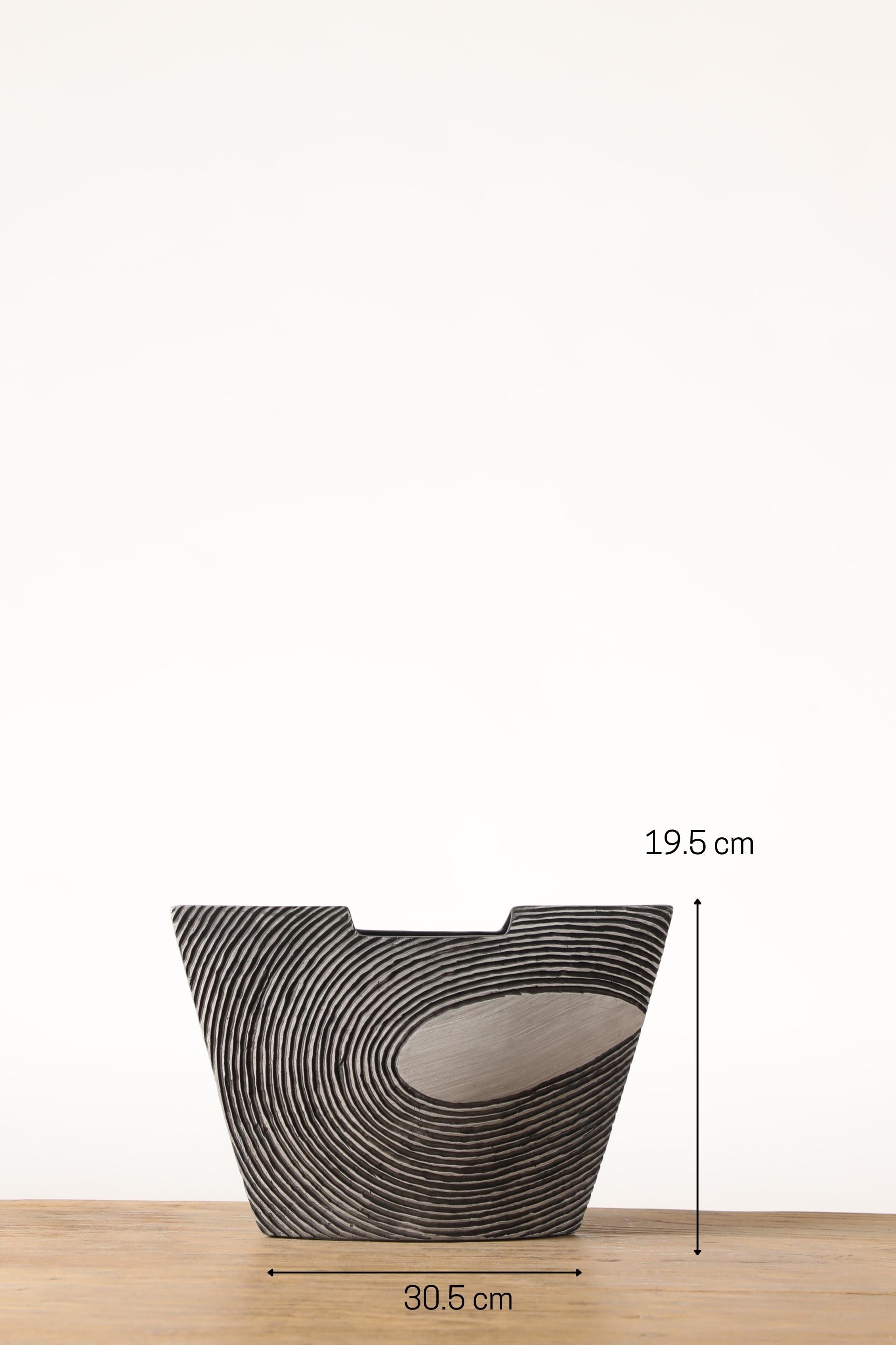 Reverse Angle resin vase for your home or office decor
