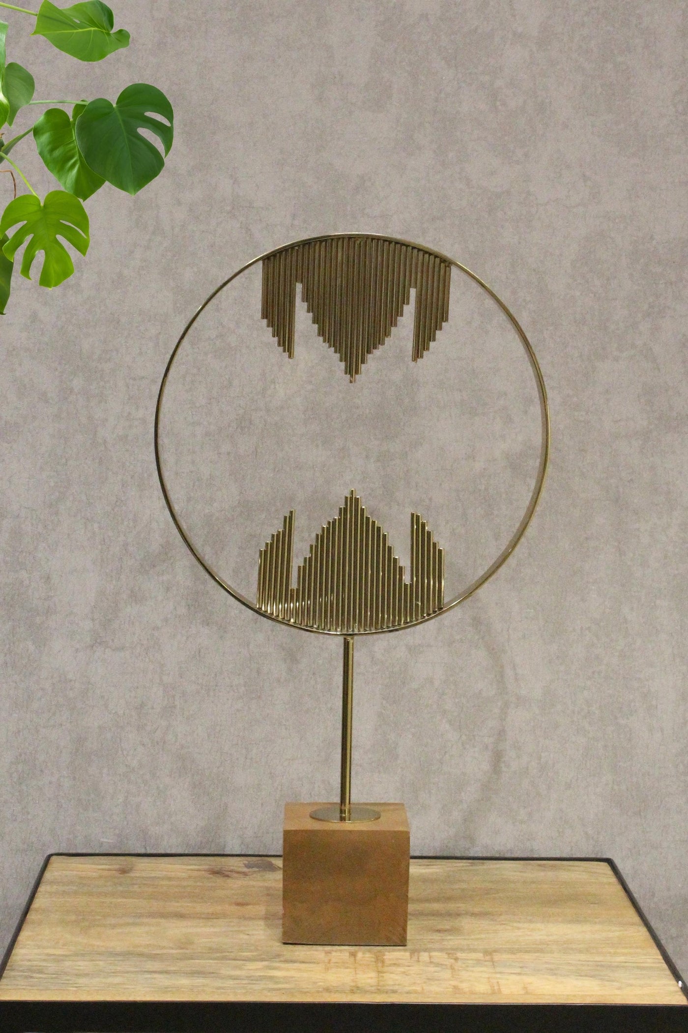 Creative Metal Abstract Ornaments Round Golden Artifact-Large