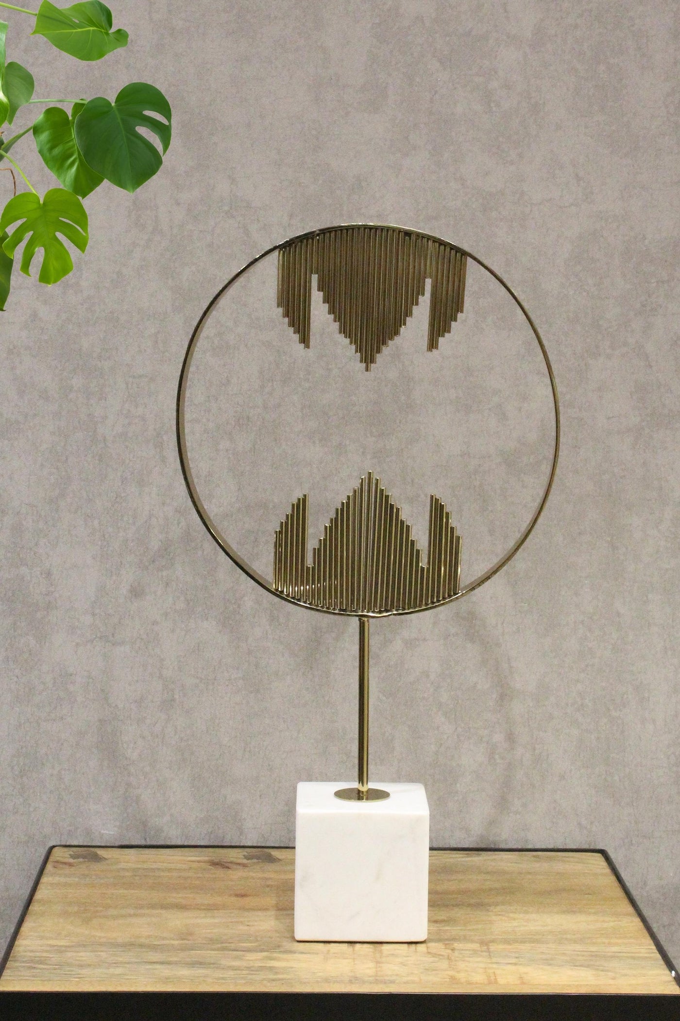 Creative Metal Abstract Ornaments Round Golden Artifact-Large