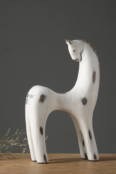 Resin modern style horse statue for your home or office decor