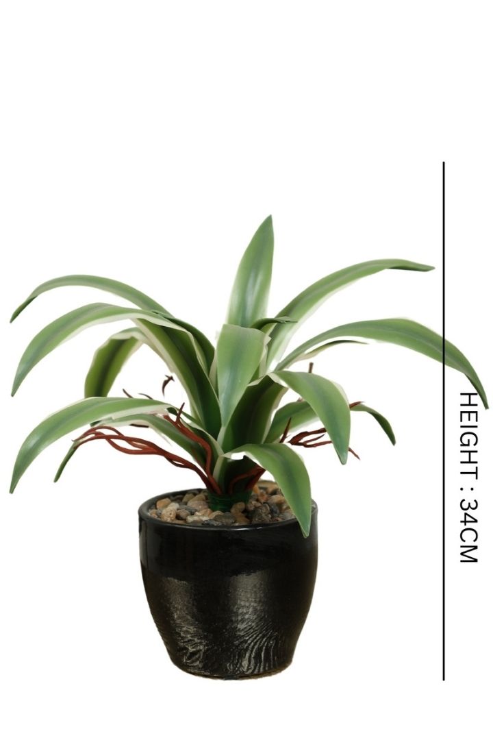 Natural-Looking Artificial Bonsai