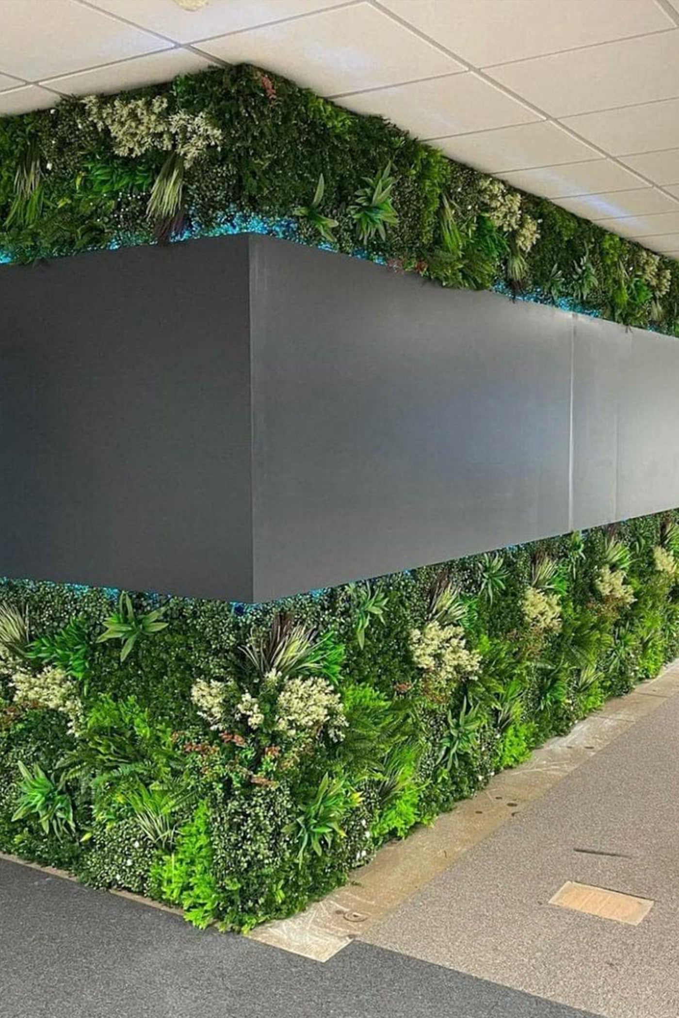 Multicolor Mix Lush Leaves Vertical Garden Wall Tile (Pack of 1)