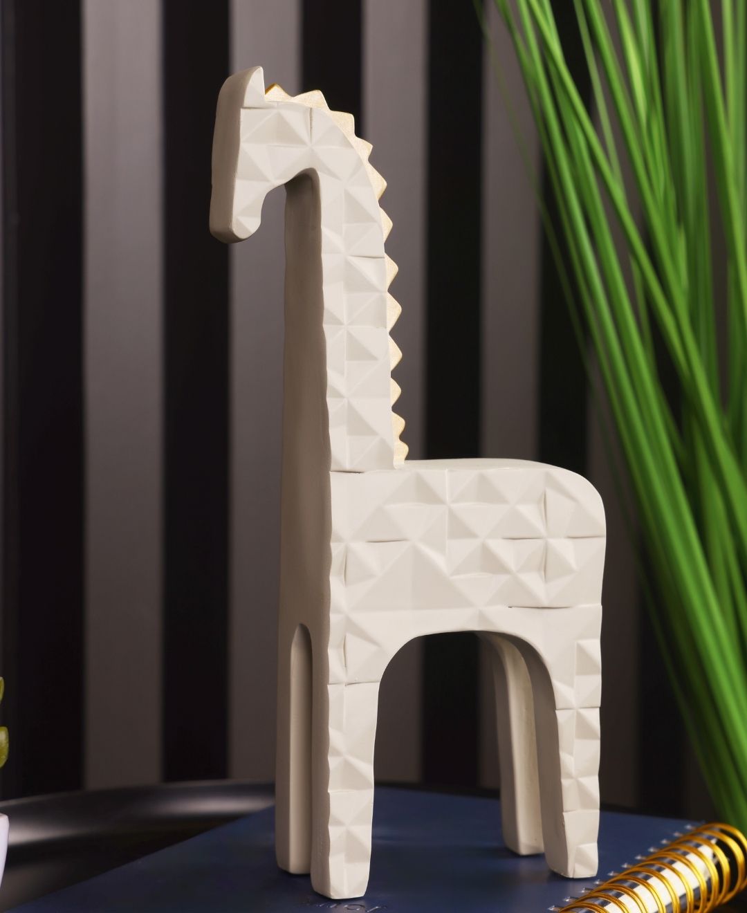 Geogiraffe Resin Artifact