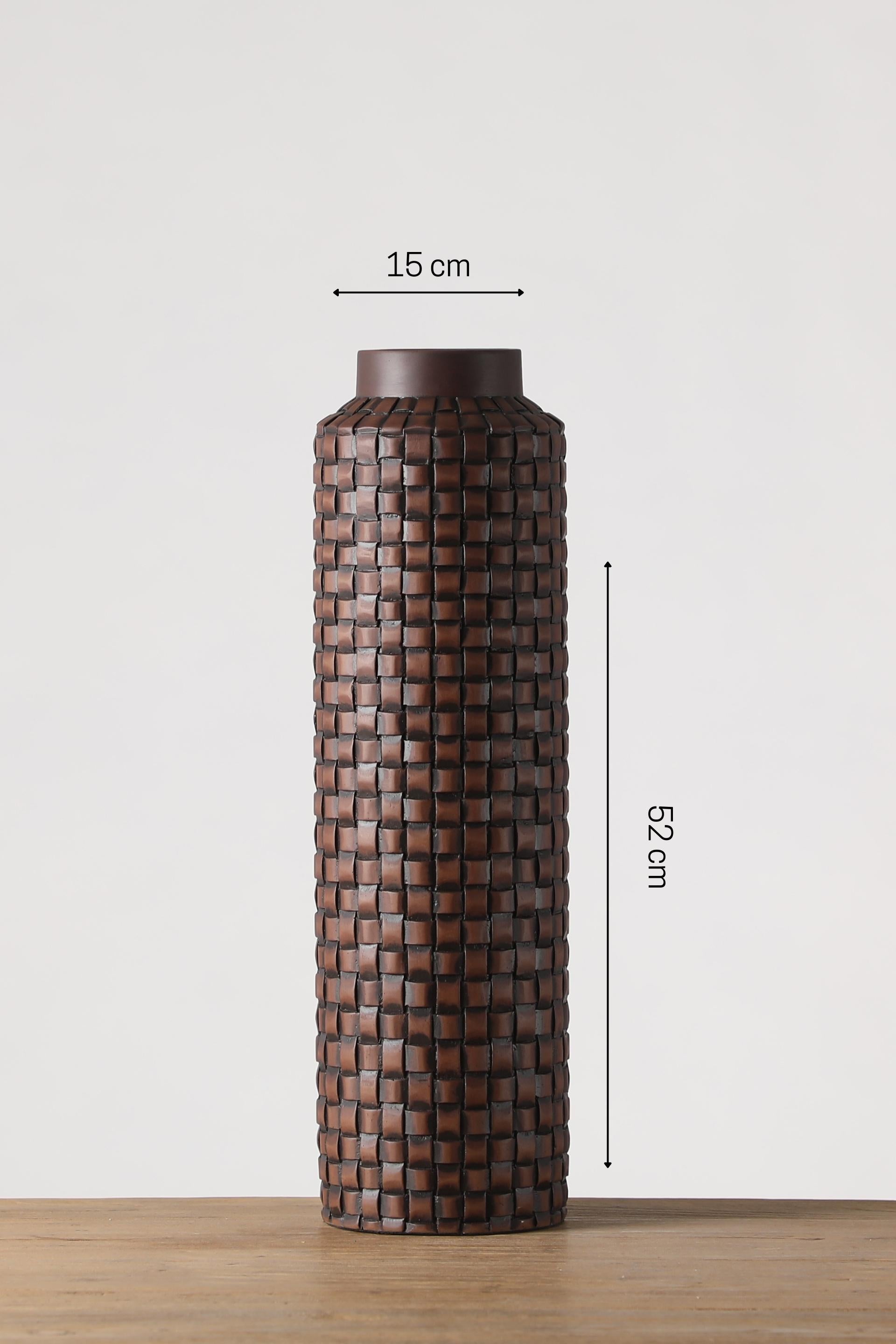 Slender shape new design resin vase for your home or office decor