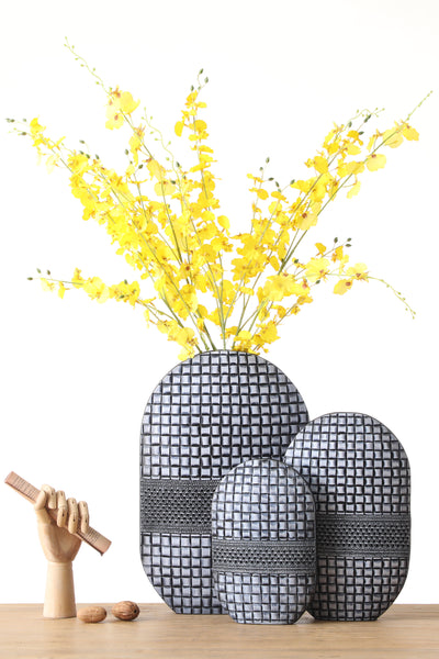 Modern style U shape design resin vase for your home or office decor
